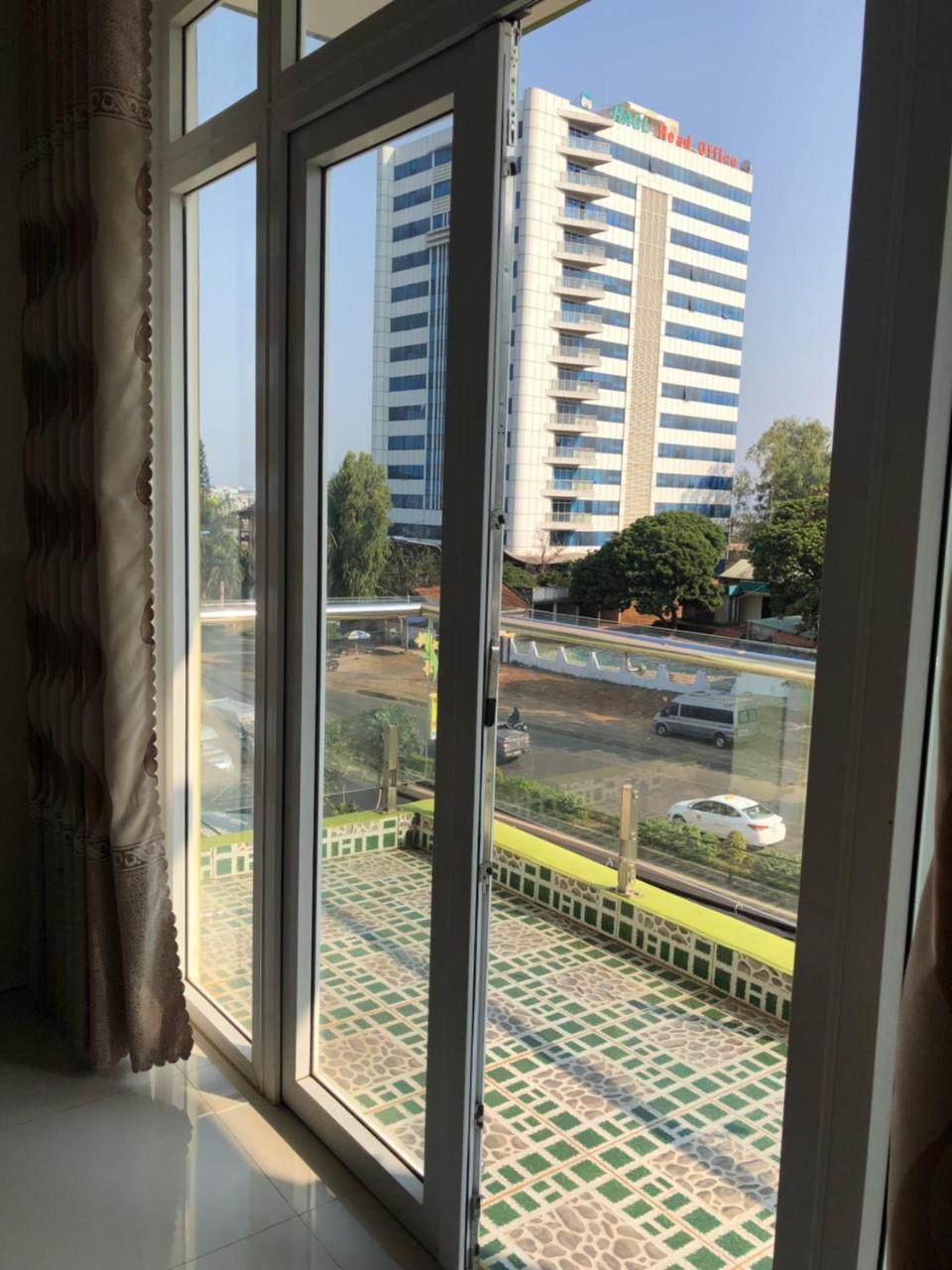 Nhà nghỉ Bình Yên Pleiku Extérieur photo